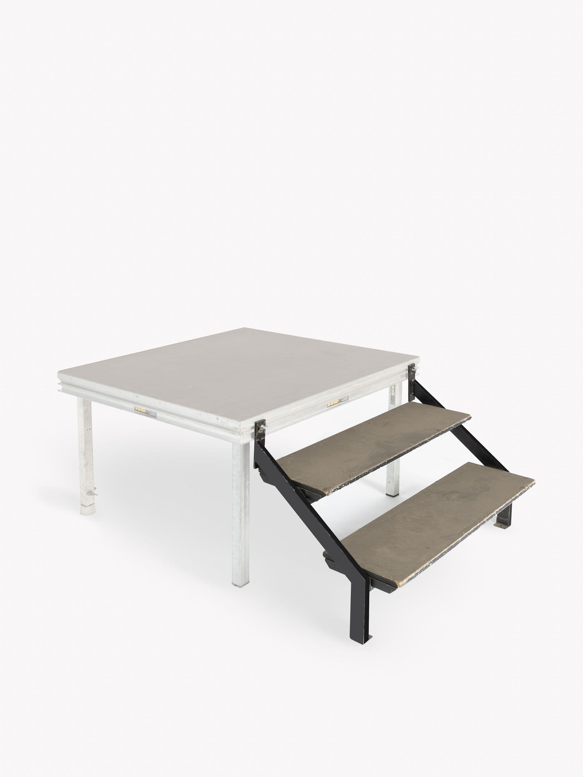 ESCALERA PARA TARIMA FINLANDIA 60cm.